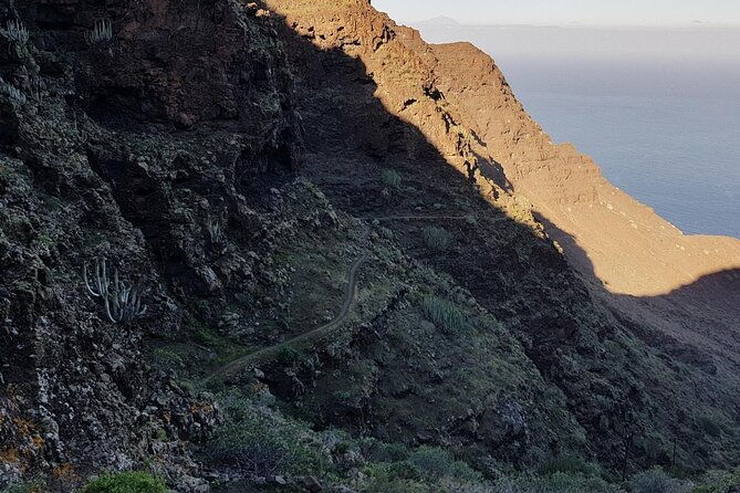 hiking-route-to-guguy-or-guigui-beach