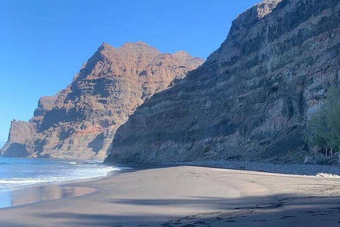 hiking-route-to-guguy-or-guigui-beach