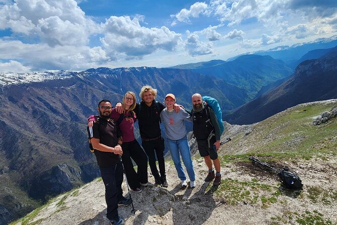 hiking-snowshoeing-to-the-last-traditional-bosnian-village-lukomir