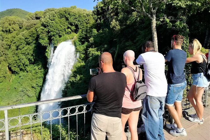 hiking-the-highest-waterfall-in-eu-hike-rome-2