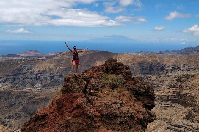 hiking-to-antonia-peak