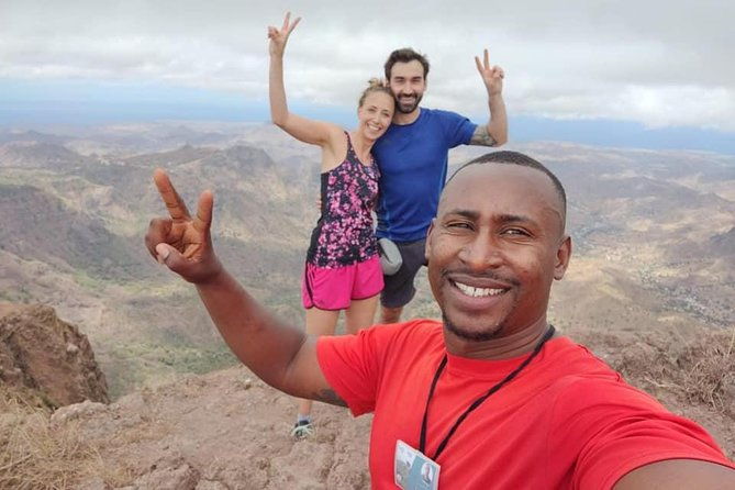 hiking-to-antonia-peak