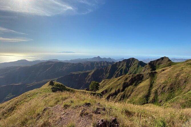 hiking-to-antonia-peak