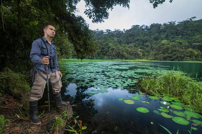 hiking-to-hule-volcanic-lagoon