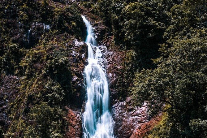 hiking-tour-in-bijagual-waterfall