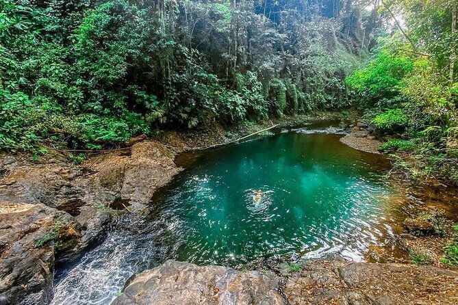 hiking-tour-in-bijagual-waterfall