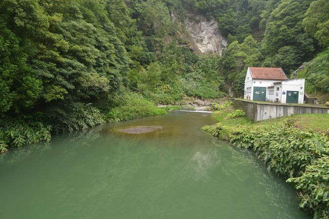 hiking-tour-salto-do-cabrito-lagoa-do-fogo-and-hotsprings