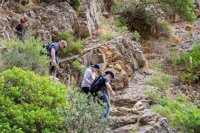 hiking-tour-to-the-paradise-beach-2