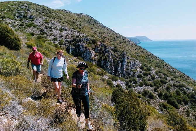 hiking-tour-to-the-paradise-beach