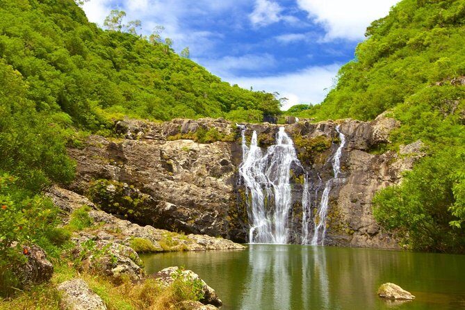 Hiking Trip Full-Day: The Magnificent 7 Waterfalls Sept Cascades including Lunch - Key Points