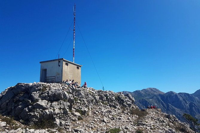 hiking-vrmac-peninsula-with-panoramic-view-on-kotor-bay