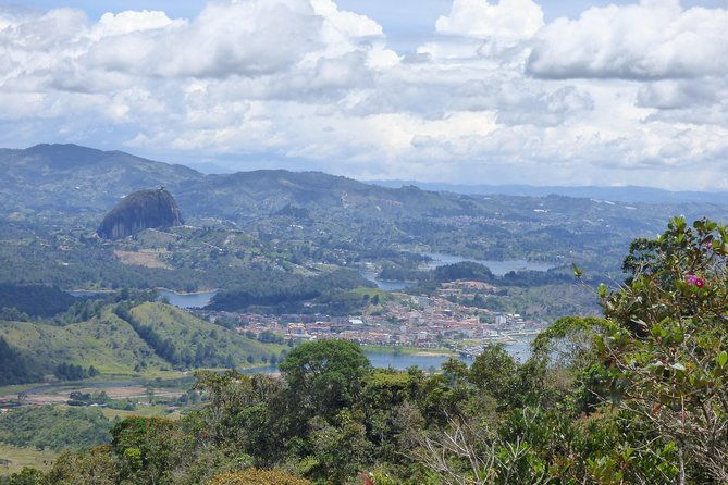 hiking-waterfalls-of-el-cristalino-guatape