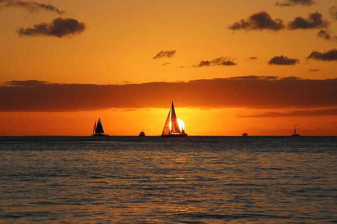 hilton-hawaiian-village-sunset-cocktail-cruise