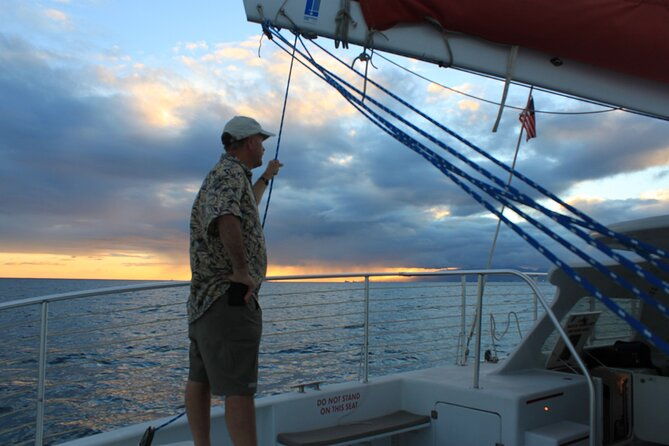hilton-hawaiian-village-sunset-cocktail-cruise