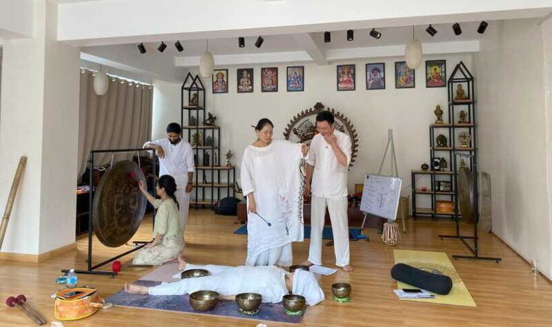 himalayan-sound-healing-workshop-singing-bowl-in-nepal