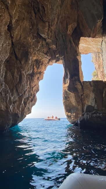Himara, Jale: All Day Boat Rental - Key Points