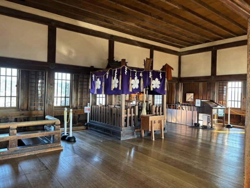 Himeji Castle: Guided Tour with Samurai History Expert - Who Should Consider This Tour?