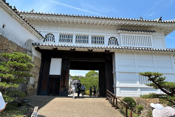 himeji-castle-tour-and-craft-experience
