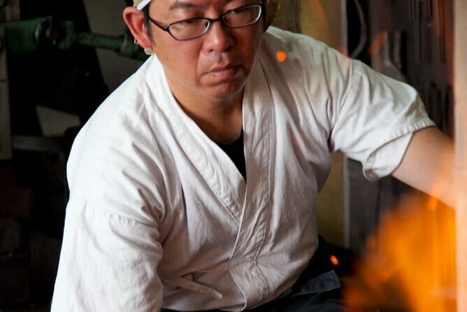 Himeji Castle Tour and Sword Smithing Observation - Hands-On Swordsmithing: An Artistic Journey