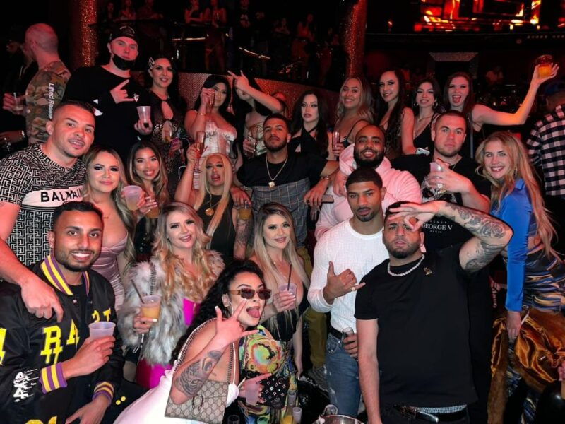 hip-hop-club-crawl-w-party-bus-experience-top-shelf-liquor-2