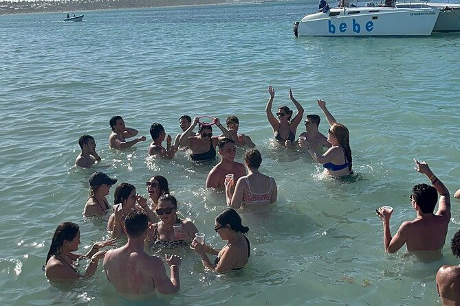 hip-hop-party-boat-with-snorkeling-punta-cana