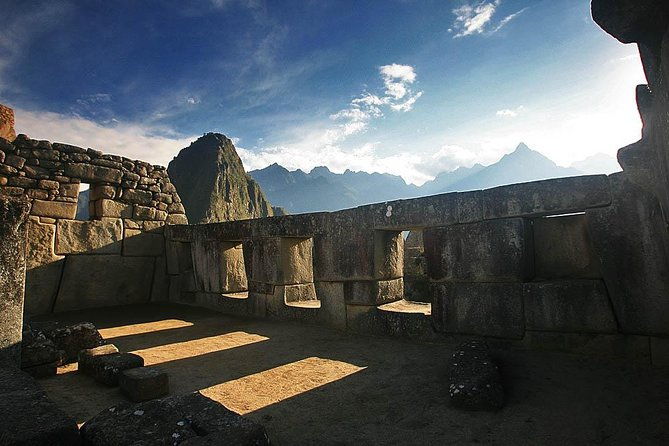 hire-a-fluent-english-speaking-and-professional-machu-picchu-guide