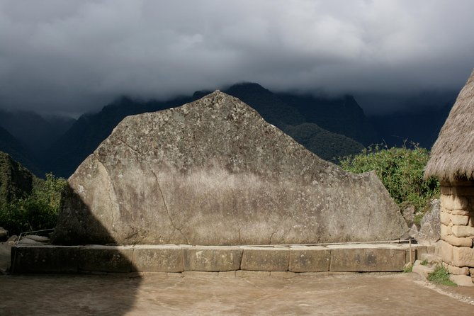 hire-a-fluent-english-speaking-and-professional-machu-picchu-guide