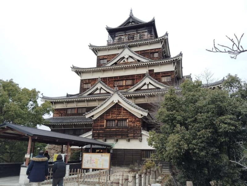 Hiroshima Castle 1h guide tour - A Detailed Look at Hiroshima Castle Guided Tour