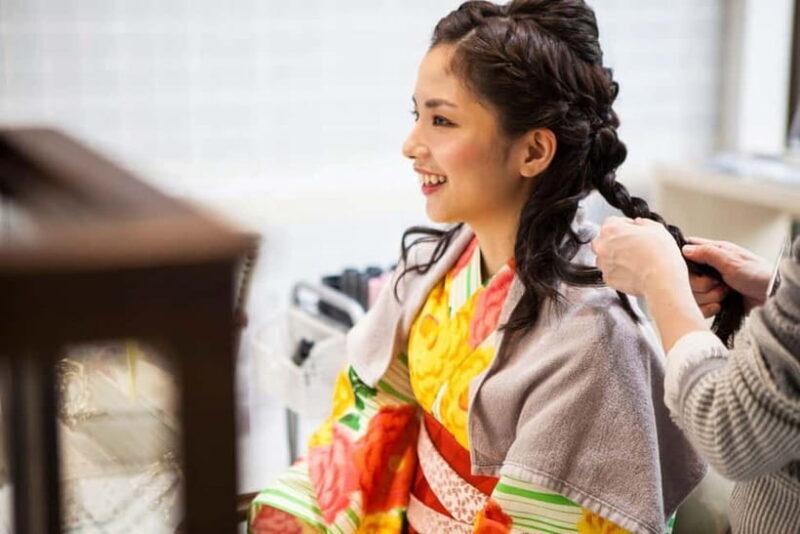 Hiroshima: Experience Japanese kimono by renting it - Key Points