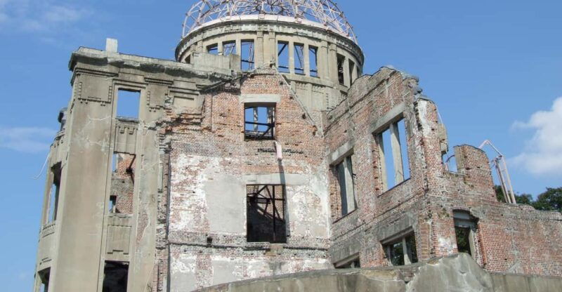 hiroshima-fulfilled-highlights-private-tour-with-a-local
