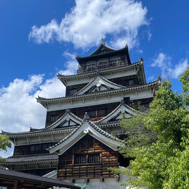 hiroshima-fulfilled-highlights-private-tour-with-a-local
