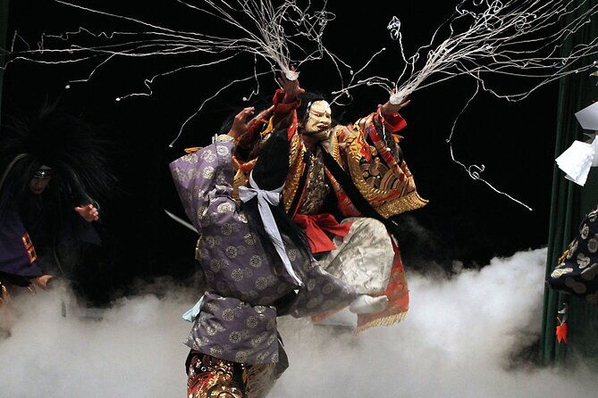 hiroshima-kagura-dance-show-and-roof-top-bar-night-tour
