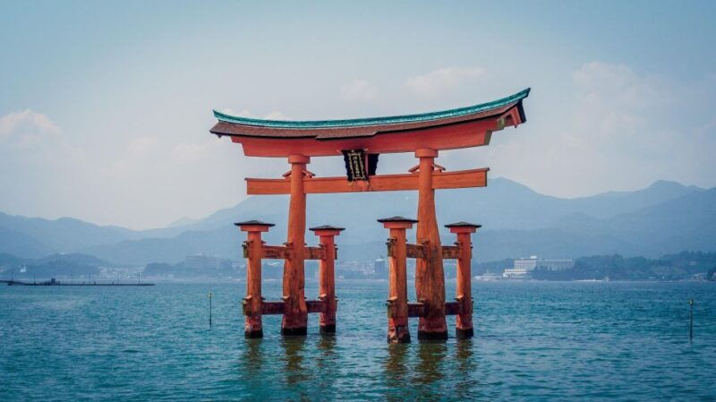hiroshima-peace-memorial-itsukushima-and-miyajima-tour