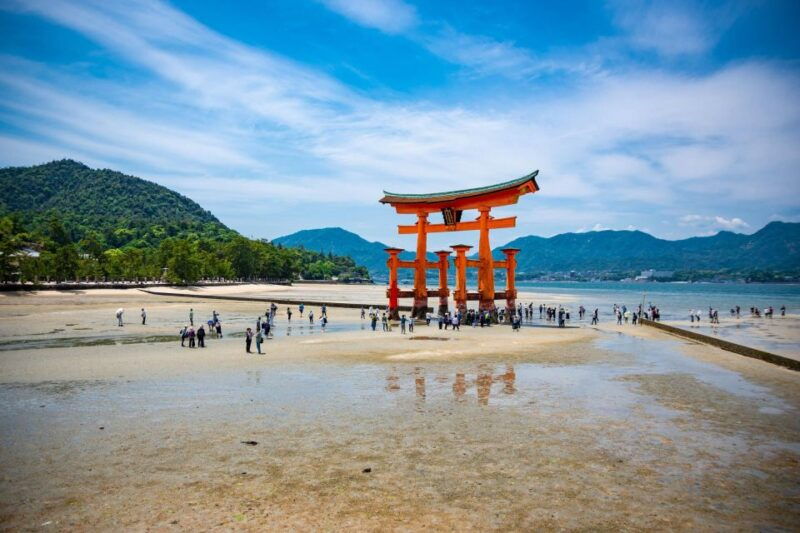hiroshima-peace-memorial-itsukushima-and-miyajima-tour