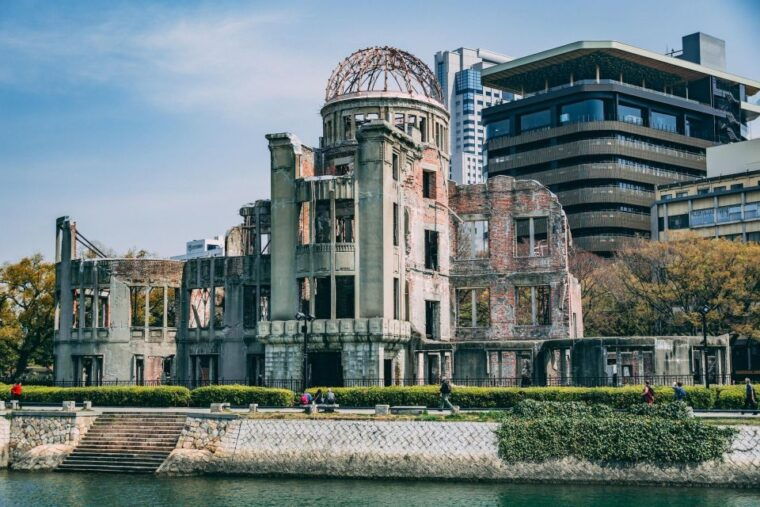 hiroshima-peace-memorial-itsukushima-and-miyajima-tour