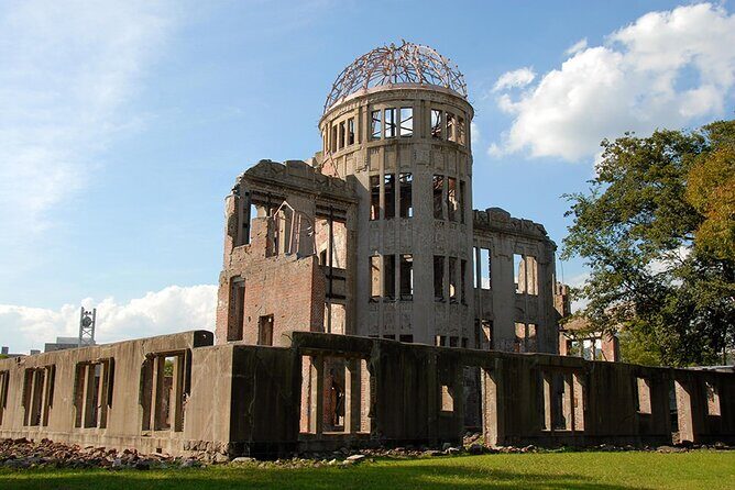 Hiroshima Peace Museum and Miyajima Private Tour - Visiting the Hiroshima Peace Memorial Museum and Park