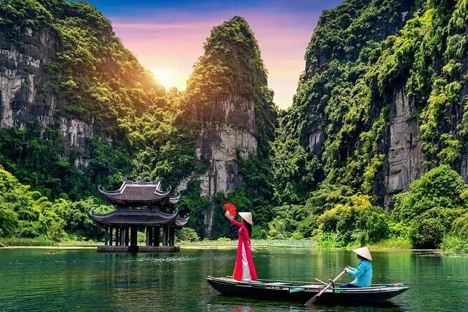Historic Hoa Lu and Scenic Trang An with Mua Cave Day Trip - Experience the Charm of Ninh Binh with the Hoa Lu, Trang An, and Mua Cave Day Trip