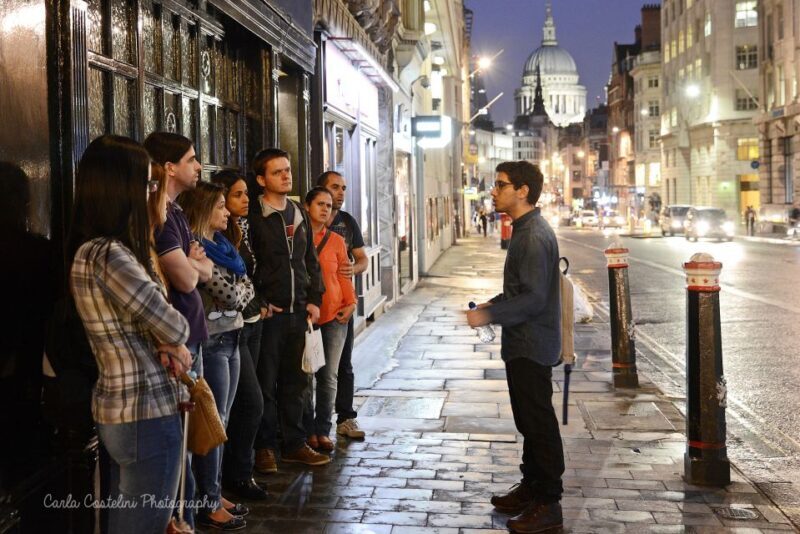 Historic pub tour with Brazilian guide (in Portuguese) - An Introduction to the Tour