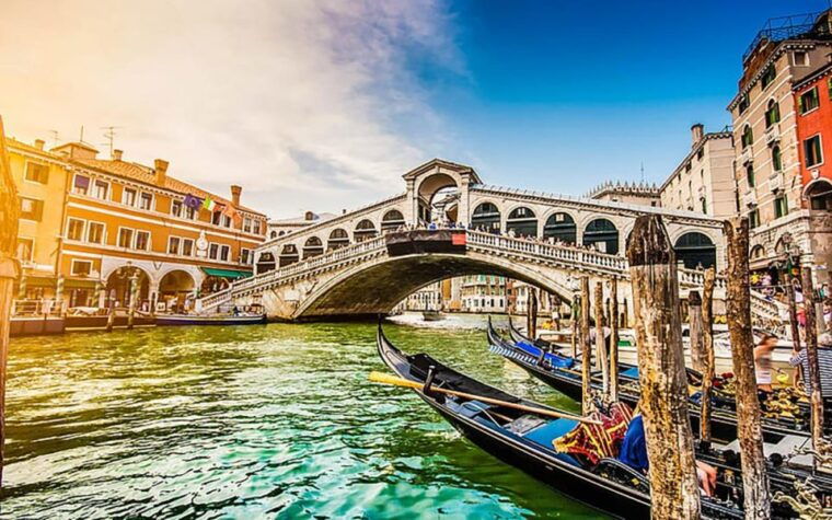 historic-venice-morning-tour-of-san-marco-gondola-ride