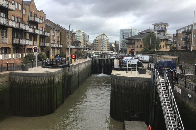 Historic walk of East Londons Wapping Docks and its famous Pubs - FAQ