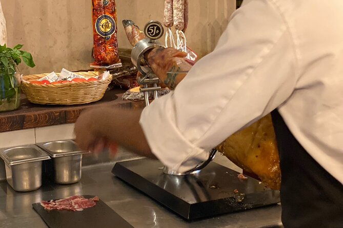 historic-walking-tour-food-experience-private-tour