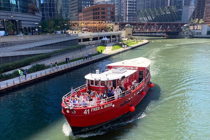 historical-and-architectural-chicago-fireboat-river-lake-cruise-2