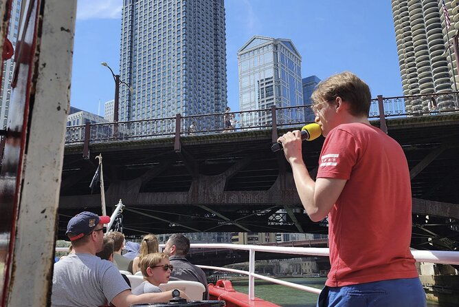 historical-and-architectural-chicago-fireboat-river-lake-cruise-2