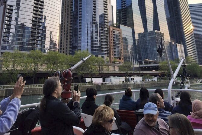 historical-and-architectural-chicago-fireboat-river-lake-cruise