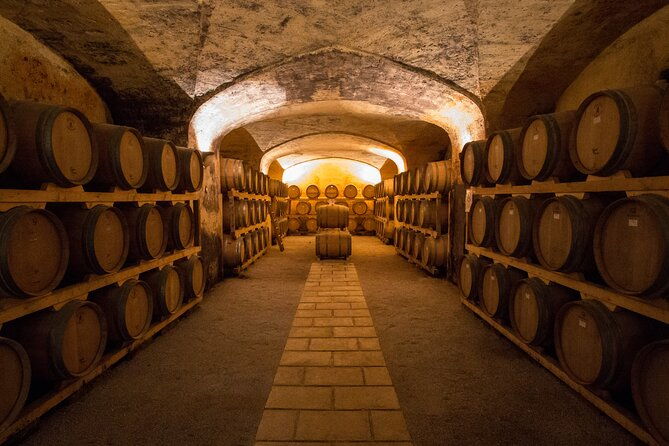 historical-cellar-visit-and-wine-tasting-in-salento-2