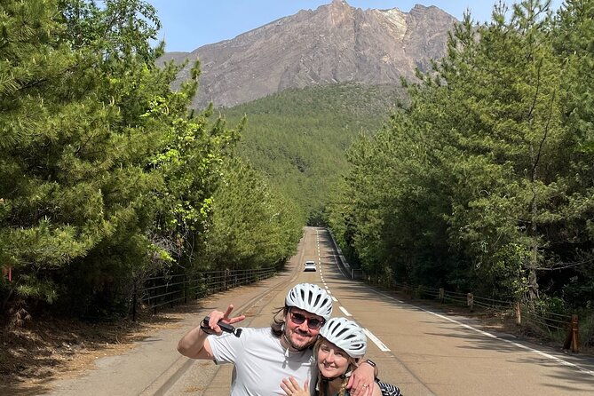 historical-hill-climb-e-bike-tour-to-sakurajimas-peak-2