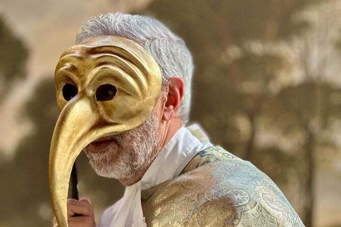 historical-journey-and-dress-up-experience-in-venetian-carnival