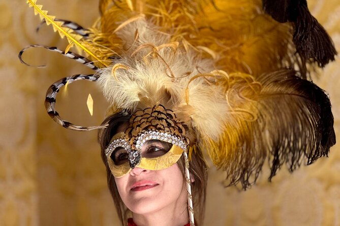 historical-journey-and-dress-up-experience-in-venetian-carnival