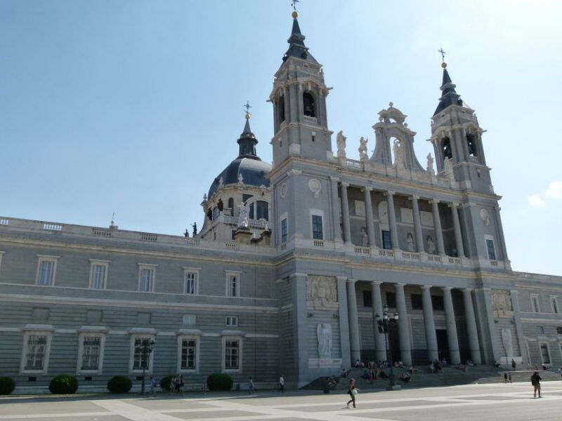 historical-madrid-in-french-in-small-committee-in-private