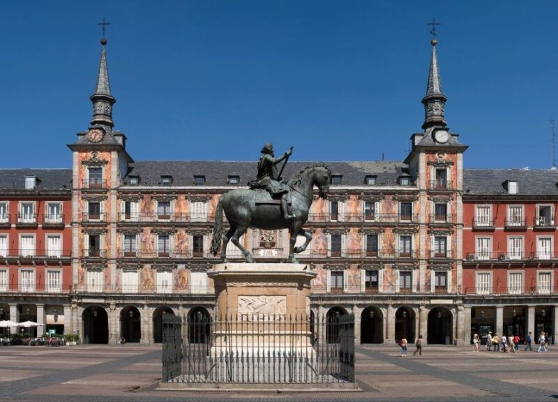 historical-madrid-in-french-in-small-committee-in-private